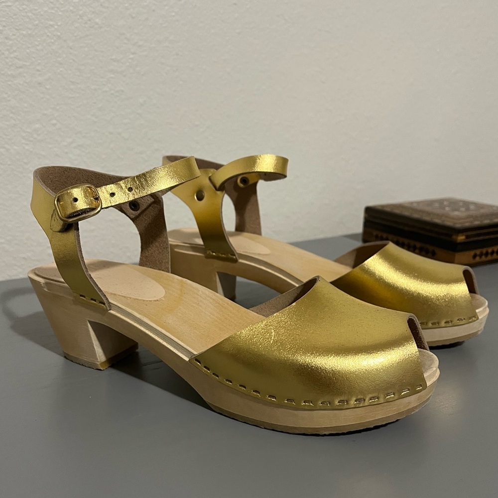 BRYR clogs gold metallic leather mid heel Rachel NWOT